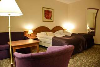Отель Hotel Amaryllis Сважендз Стандартный двухместный номер с 2 отдельными кроватями-1